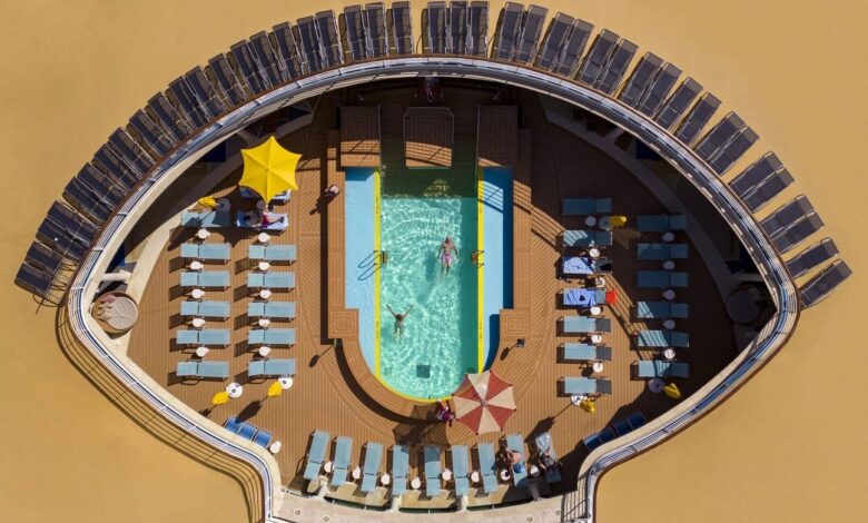 Las fotos de piscinas más bonitas del mundo vistas desde el cielo (ya veréis, es refrescante) Las fotos de piscinas más bonitas del mundo vistas desde el cielo (ya veréis, es refrescante)
